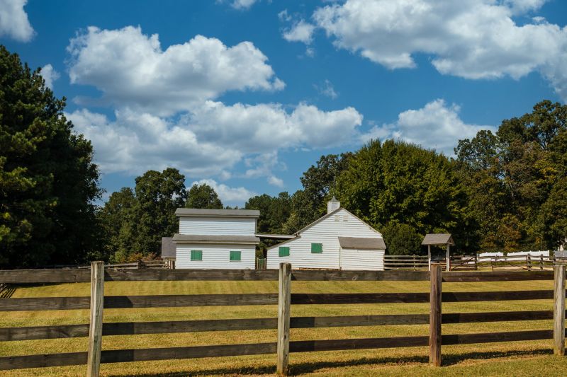 Rail Fence Construction in Pearland, TX