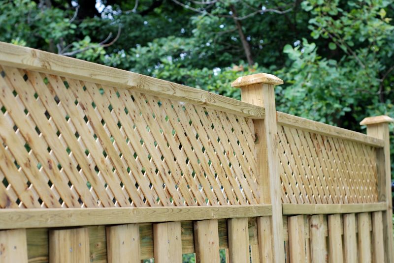Scalloped Fence Installation in Sacramento, CA